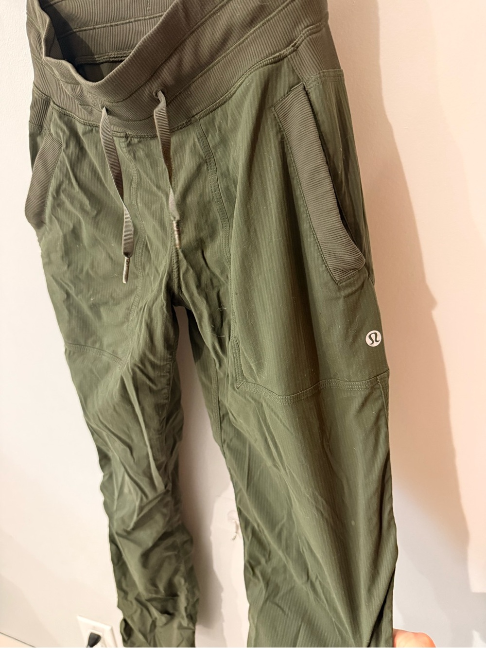 Lululemon Olive Green Women’s Lightweight Drawstring Pants